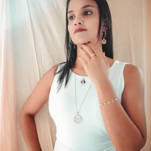 Anel cruz cravejada e coração liso banhado a ouro 18k