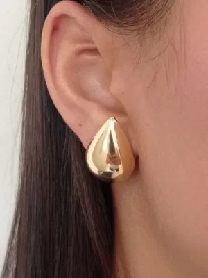 Brinco gota lisa banhado a ouro 18k