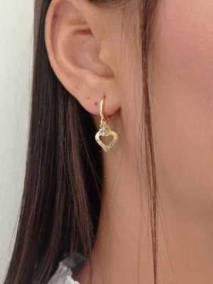 Brinco Argolinha Coração Vazado e Ponto de Luz Banhado a Ouro 18k