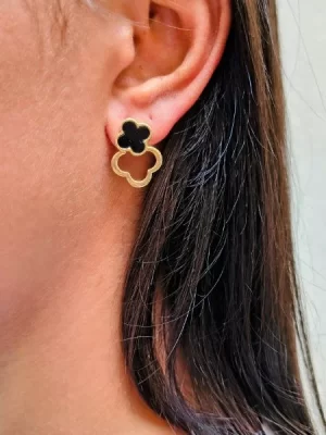 Brinco Trevo Preto Vazado Banhado a Ouro 18k