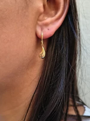 Brinco argolinha gota banhado a ouro 18k