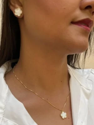 Conjunto Trevo 5 Pétalas Madrepérola Banhado a Ouro 18K