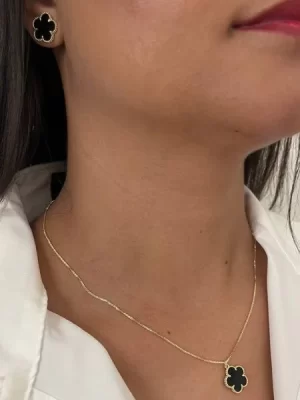 Conjunto Trevo 5 Pétalas Preto Banhado a Ouro 18K